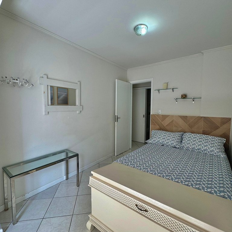 Next to the sea, Central beach