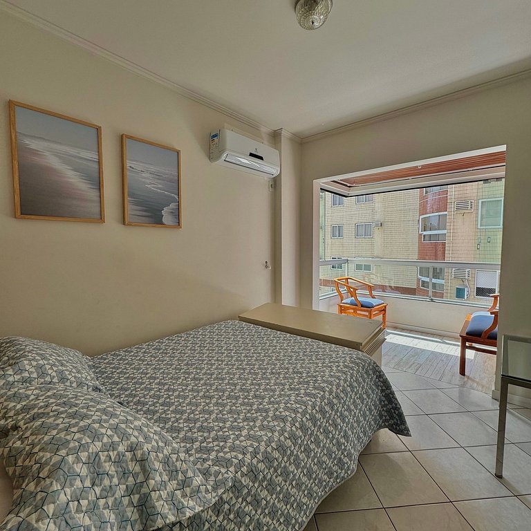 Next to the sea, Central beach