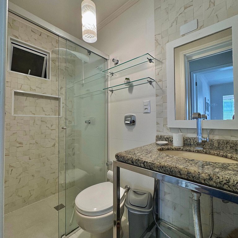 Next to the sea, Central beach