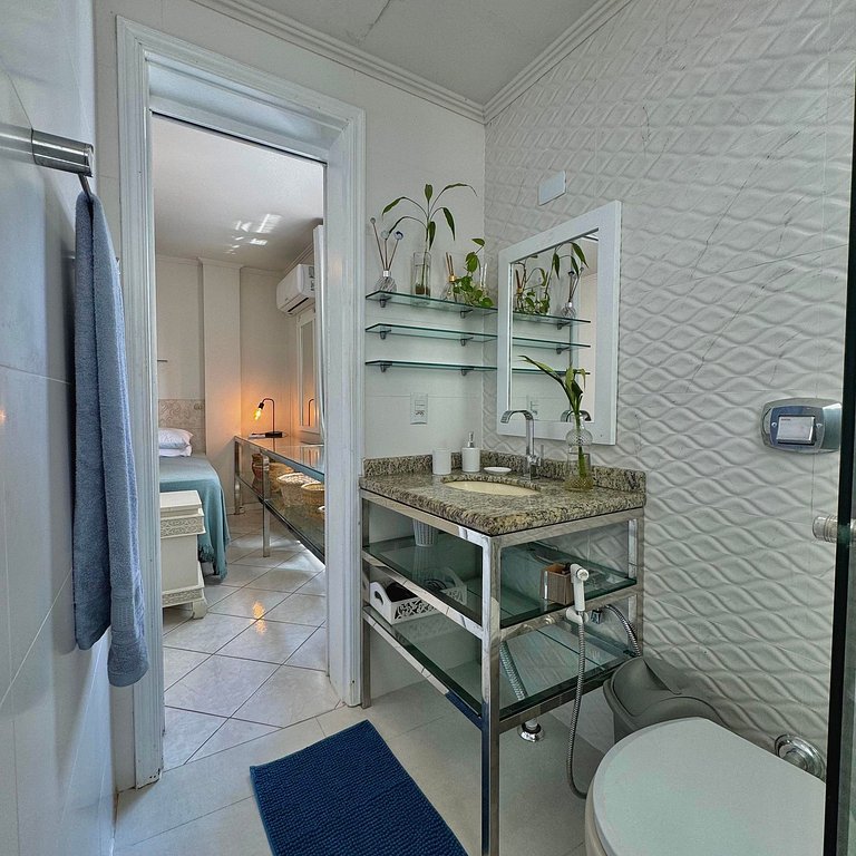 Next to the sea, Central beach