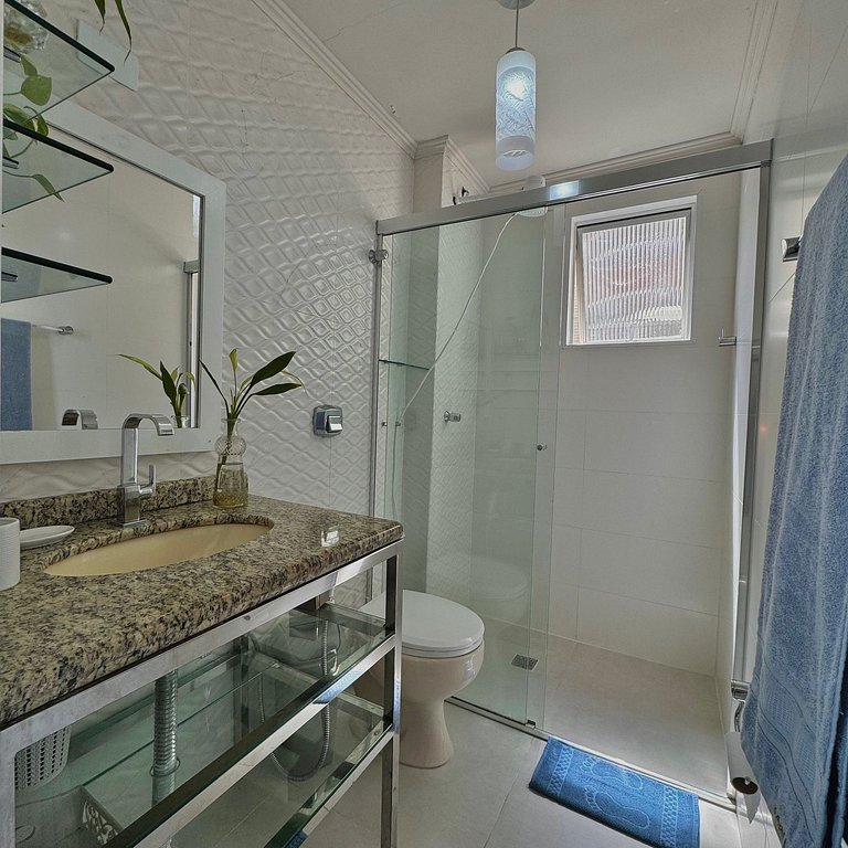 Next to the sea, Central beach