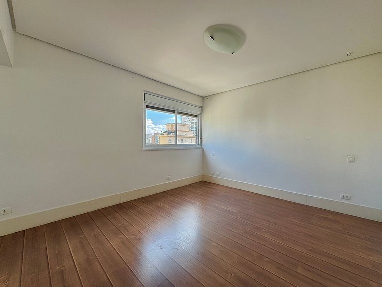 Apartamento na Oscar Freire